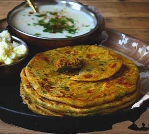 Methi & Paneer Paratha(1 Pc)