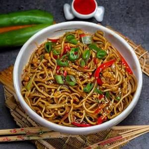 Chili Garlic Hakka Noodle