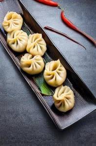 Veg Steamed Momos [5 Pieces]