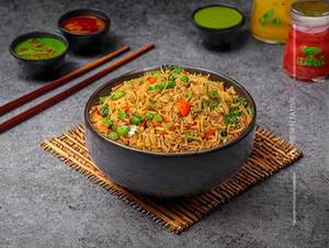 Veg Singapuri Fried Rice