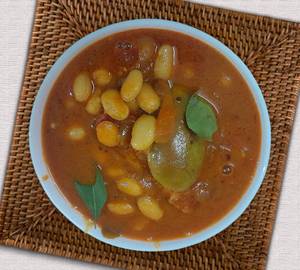 Mocha kottai (Beans) karakulambu