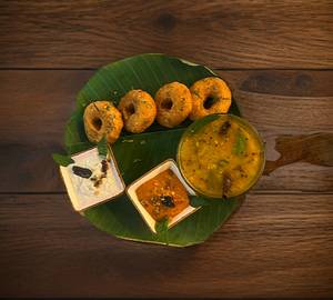 Sambhar Vada