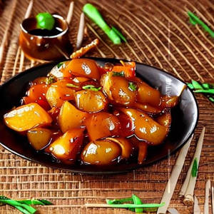 Crispy Water Chestnuts In Honey Pepper Sauce