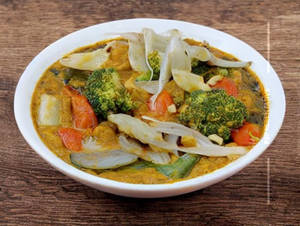 Broccoli Babycorn Mushroom In Schezwan Sauce