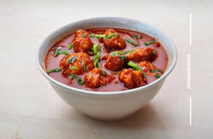 Veg Manchurian Gravi