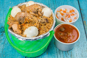 Bucket Chicken Biriyani Mini[Serves 4]