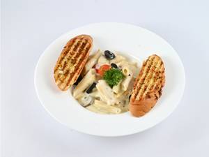 White Sauce Pasta