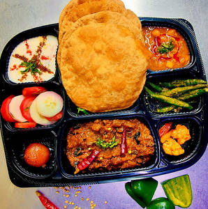 Poori Sabzi Combo Meals Tiffin 29