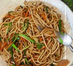 Hakka Noodles  [Chicken]
