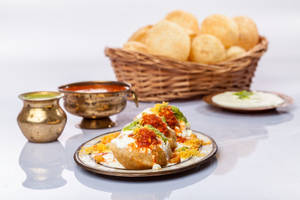 Dahi Chaat With Puri