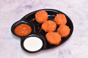 Veg Kurkure Momos [8 Pieces]