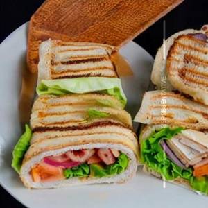 Club Sandwich On The Rolls