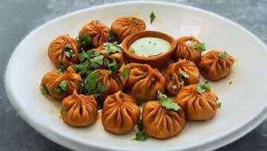 Paneer Chilly Garlic Momos [10 Pieces]