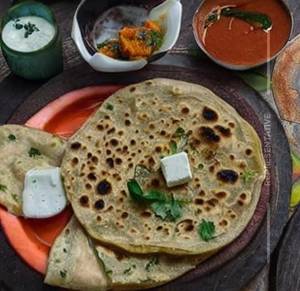 Paneer Pyaaz Paratha 