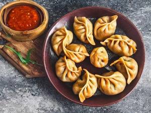 Veg Fried Momos [6Pieces]