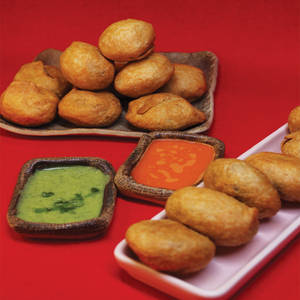 Surti Kachori (2 Pcs)