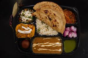 Special paneer lababdar thali