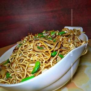 Mushroom Schezwan Noodles