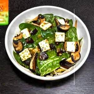 Spinach Mushroom Paneer Salad 