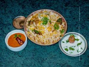 Murg Tikka Dum Biryani