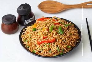 Chicken schezwan noodles                                                   