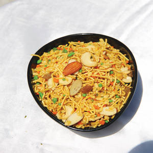 Dry Fruit Dalmoth (200 Gms)