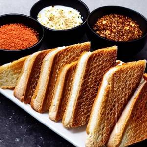 Classic Club Toast 