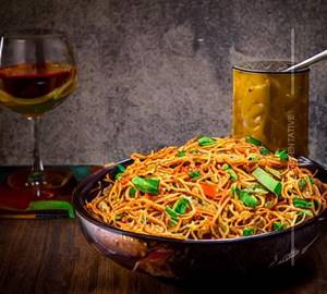 Schezwan paneer fried noodles