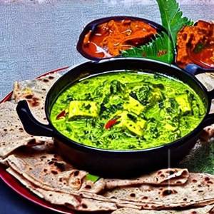 Palak Paneer Lasuni Handi