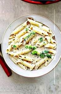 White Sauce Pasta