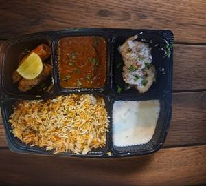 Full Power Chicken Thali