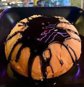 Chocolate Volcano Maska Bun