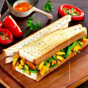 Baby Corn & Capsicum Sandwich