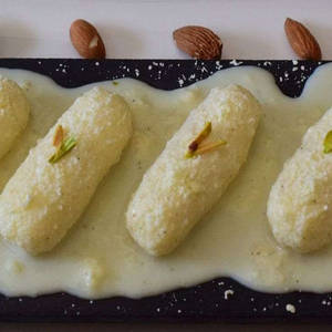 Cream Chomchom - 2 Pcs