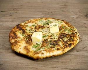 Amritsari Aloo Pyaaz Kulcha- 1pc