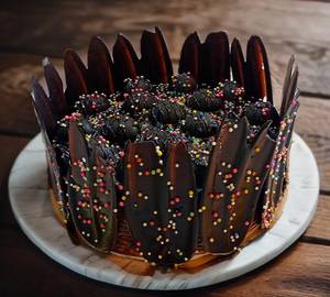 Chocolate full garnish cake 500gm