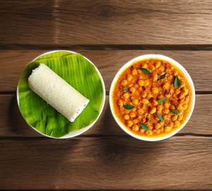 Puttu With Kadala Curry.
