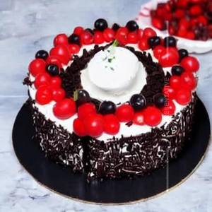 Eggless Black Forest Cake [450 grams]                                       
