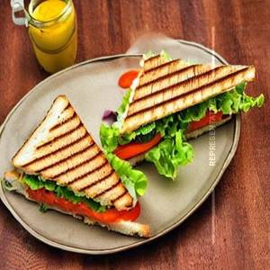 Veg club sandwich