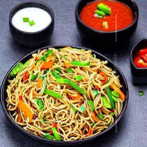 Veg Hakka Noodles