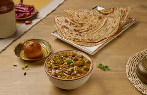 Matar Mushroom & Laccha Paratha Meal (Serves 1)