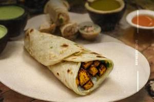 Achari Paneer Roll
