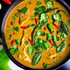 Kaeng Phed Pla (Fish In Green Or Red Curry))