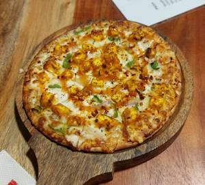 Paneer tikka pizza