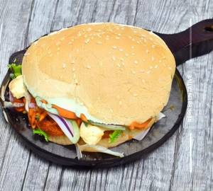 Tandoori Paneer Burger