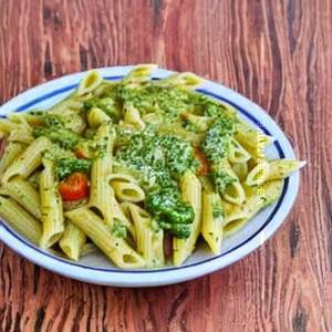 Pesto sauce pasta veg