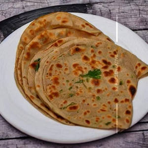 Aloo Paratha Roti