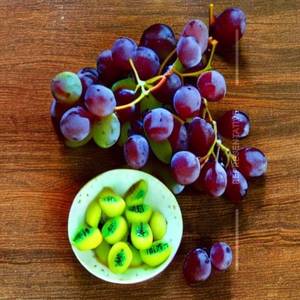 Grapes Kiwi