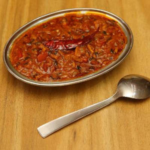 Sev Tomato (half)