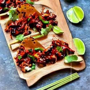 Crispy Chicken Bao
